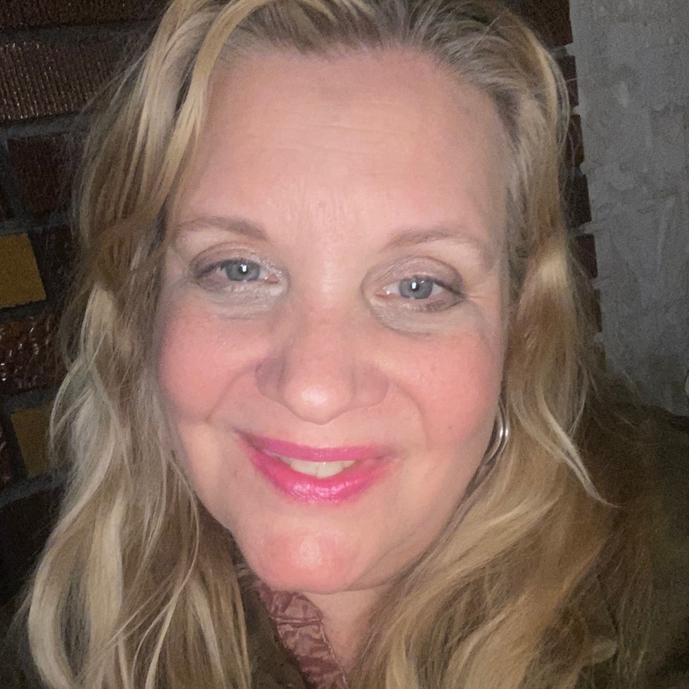 Meet your Posher, Nina